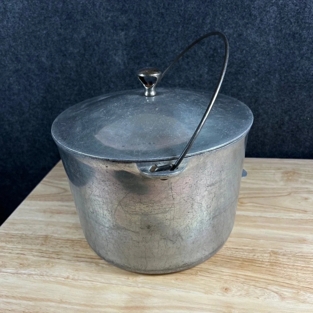 Vintage Wagner Sidney O Magnalite Aluminum Dutch Oven Pot with Lid 8 B 8 FB
